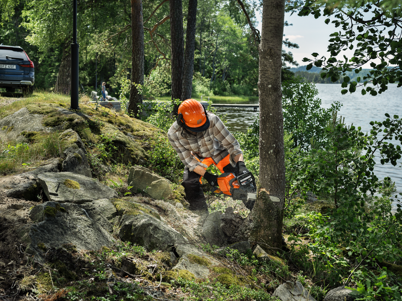 Пила Husqvarna 242i KIT (АКБ+ЗП) 970838403 фото